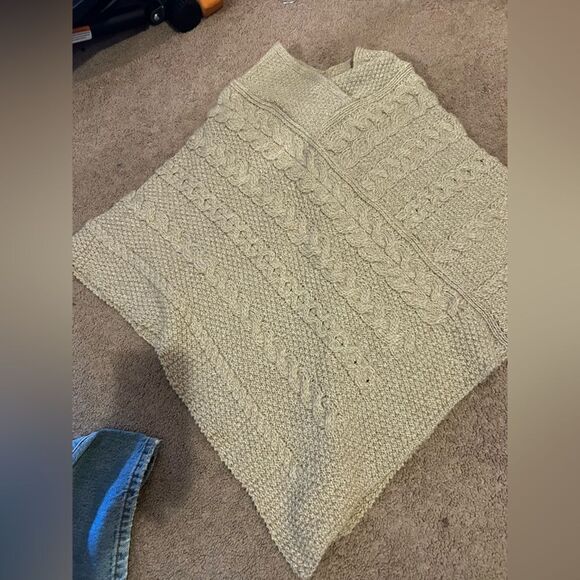 Aran crafts s/m poncho sweater - Picture 1 of 9